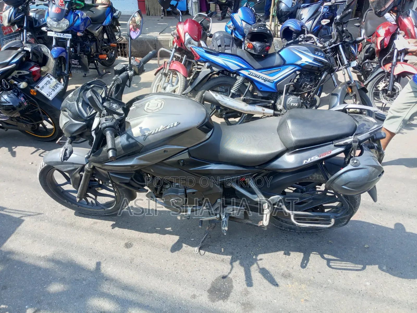 বাজাজ পালসার এনএস ১৬০ ২০১৮ কালো