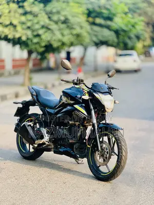 সুজুকি জিক্সার ২০১৮ কালো
