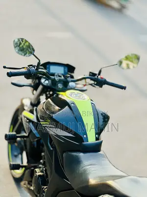সুজুকি জিক্সার ২০১৮ কালো