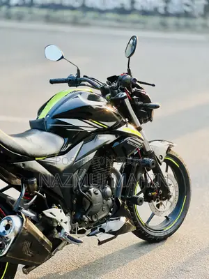 সুজুকি জিক্সার ২০১৮ কালো