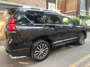 Toyota Land Cruiser Prado 2018 Black
