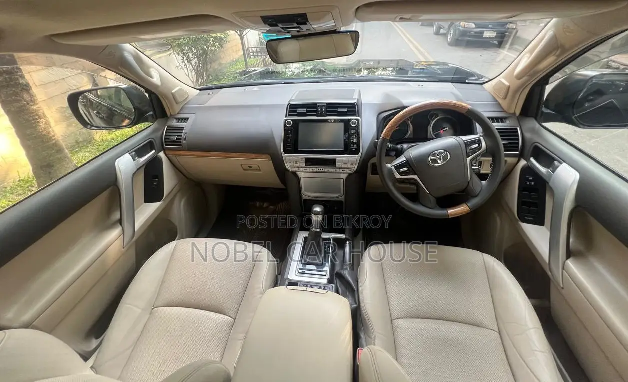Toyota Land Cruiser Prado 2018 Black