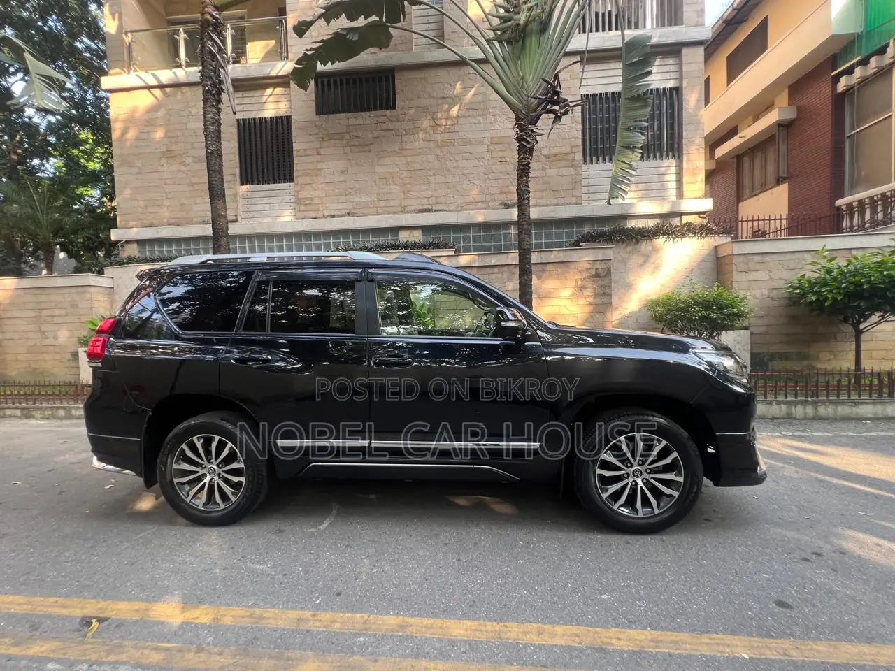 Toyota Land Cruiser Prado 2018 Black