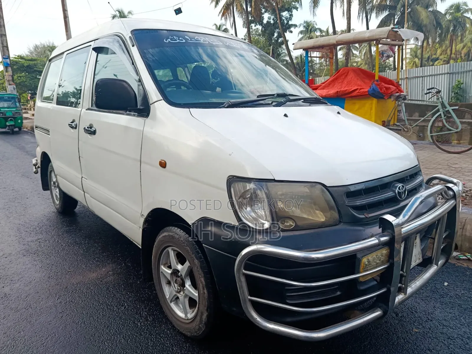 Toyota Noah 2.0 AWD (8 Seater) 2002 White