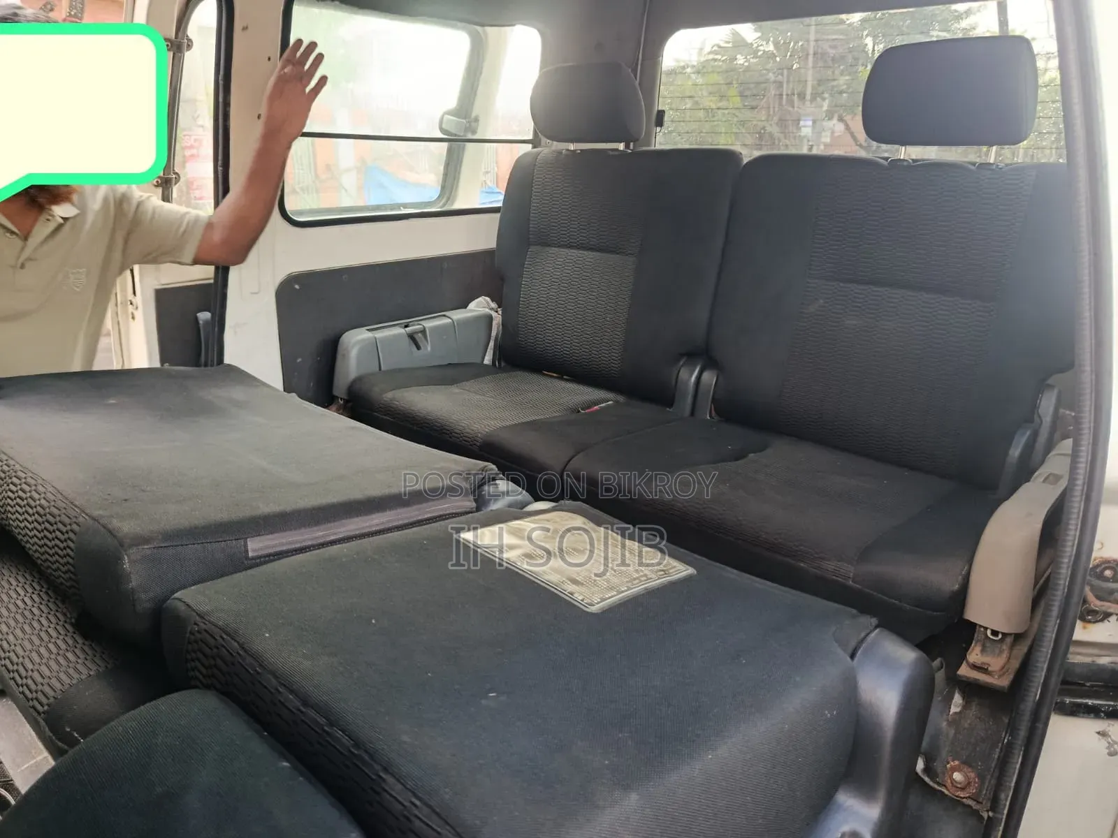 Toyota Noah 2.0 AWD (8 Seater) 2002 White