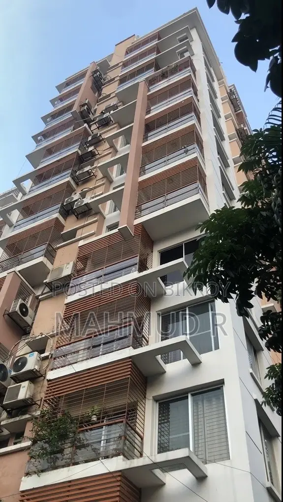 Furnished 3-Bedroom Apartment in Bashundhara City for sale