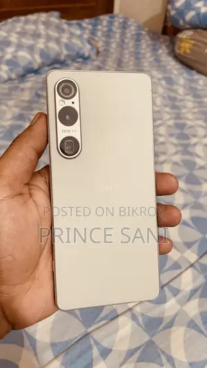 সনি এক্সপেরিয়া ১ ভিআই ২৫৬ জিবি হোয়াইট