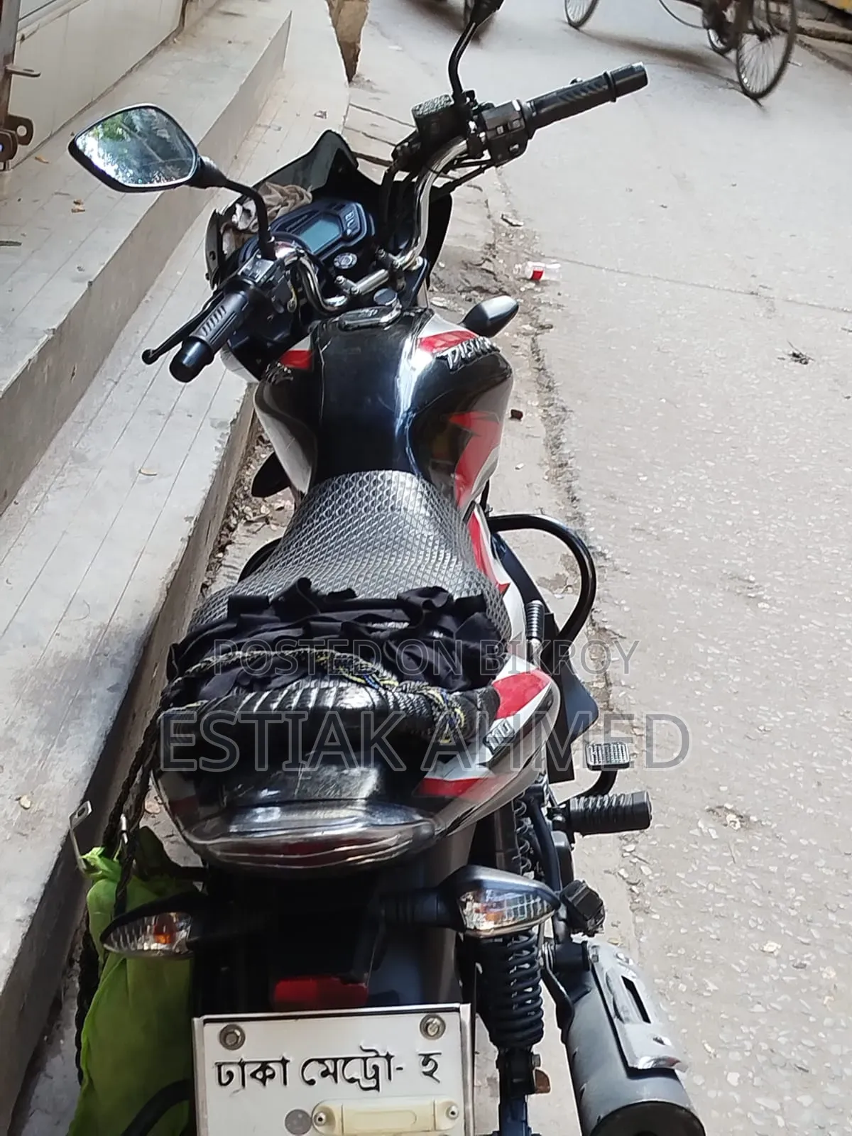 বাজাজ ডিসকভার ১১০ ২০২২ কালো