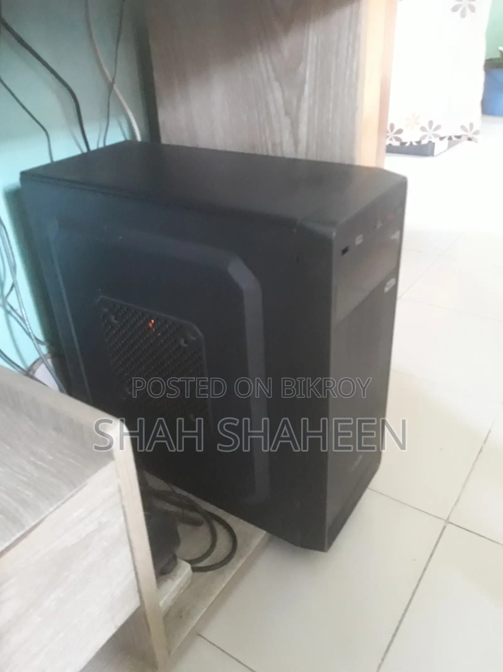 ডেস্কটপ কম্পিউটার Asus 4GB Intel Core i5 SSD 256GB