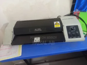 ল্যামিনেটিং মেশিন