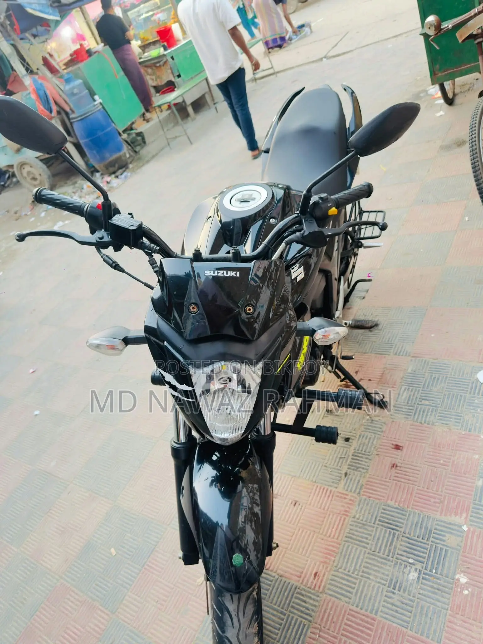 সুজুকি জিক্সার ২০২৫ কালো