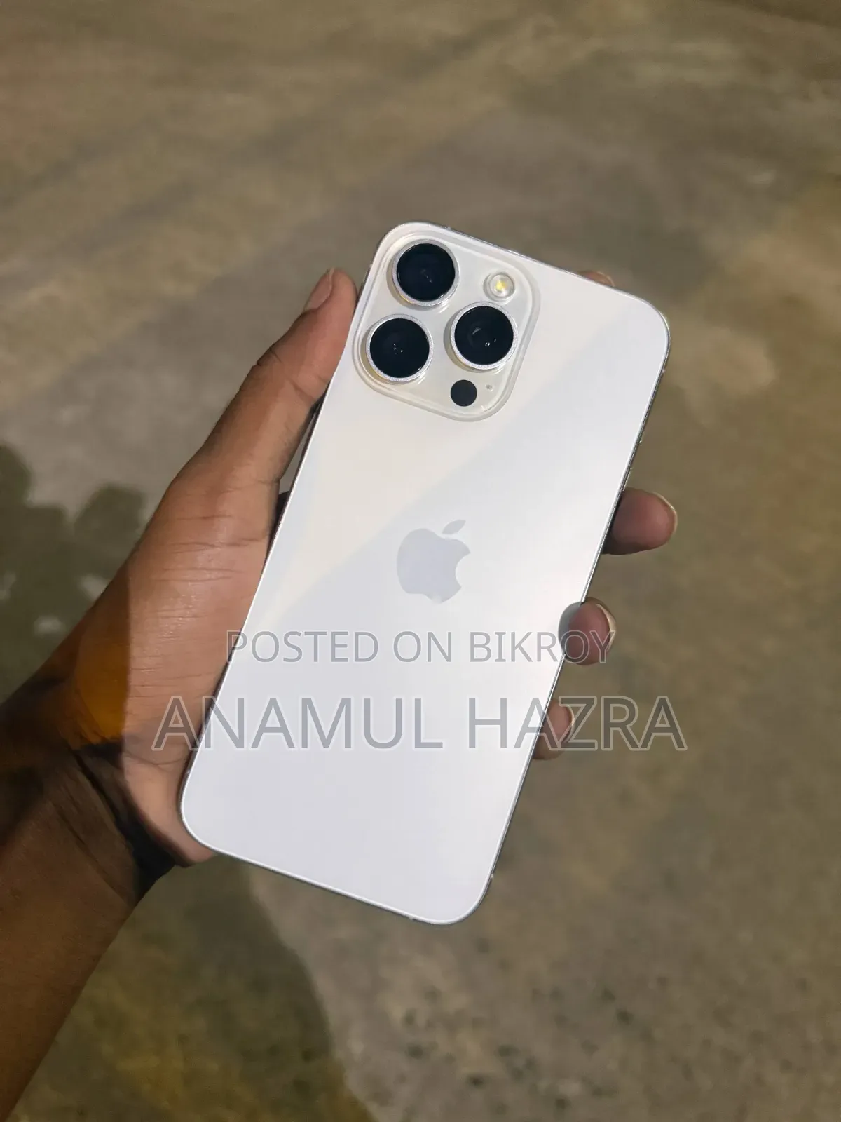 অ্যাপল আইফোন ১৫ প্রো ম্যাক্স ২৫৬ জিবি সাদা