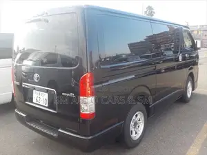 Toyota HiAce 2021 Black