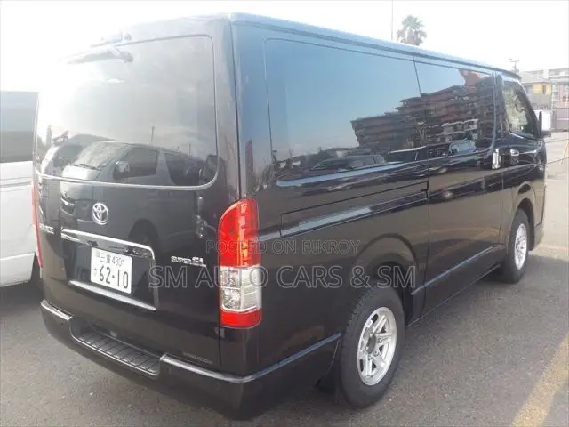 Toyota HiAce 2021 Black