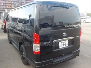 Toyota HiAce 2021 Black