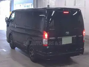 Toyota HiAce 2021 Black