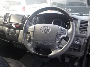Toyota HiAce 2021 Black