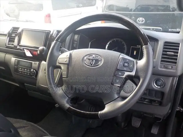 Toyota HiAce 2021 Black