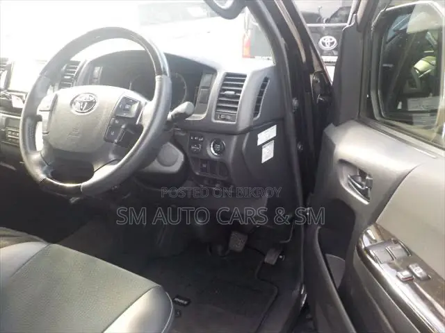Toyota HiAce 2021 Black