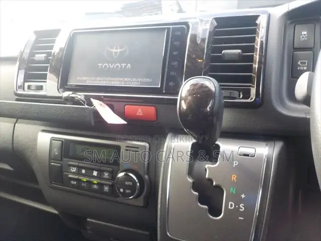 Toyota HiAce 2021 Black