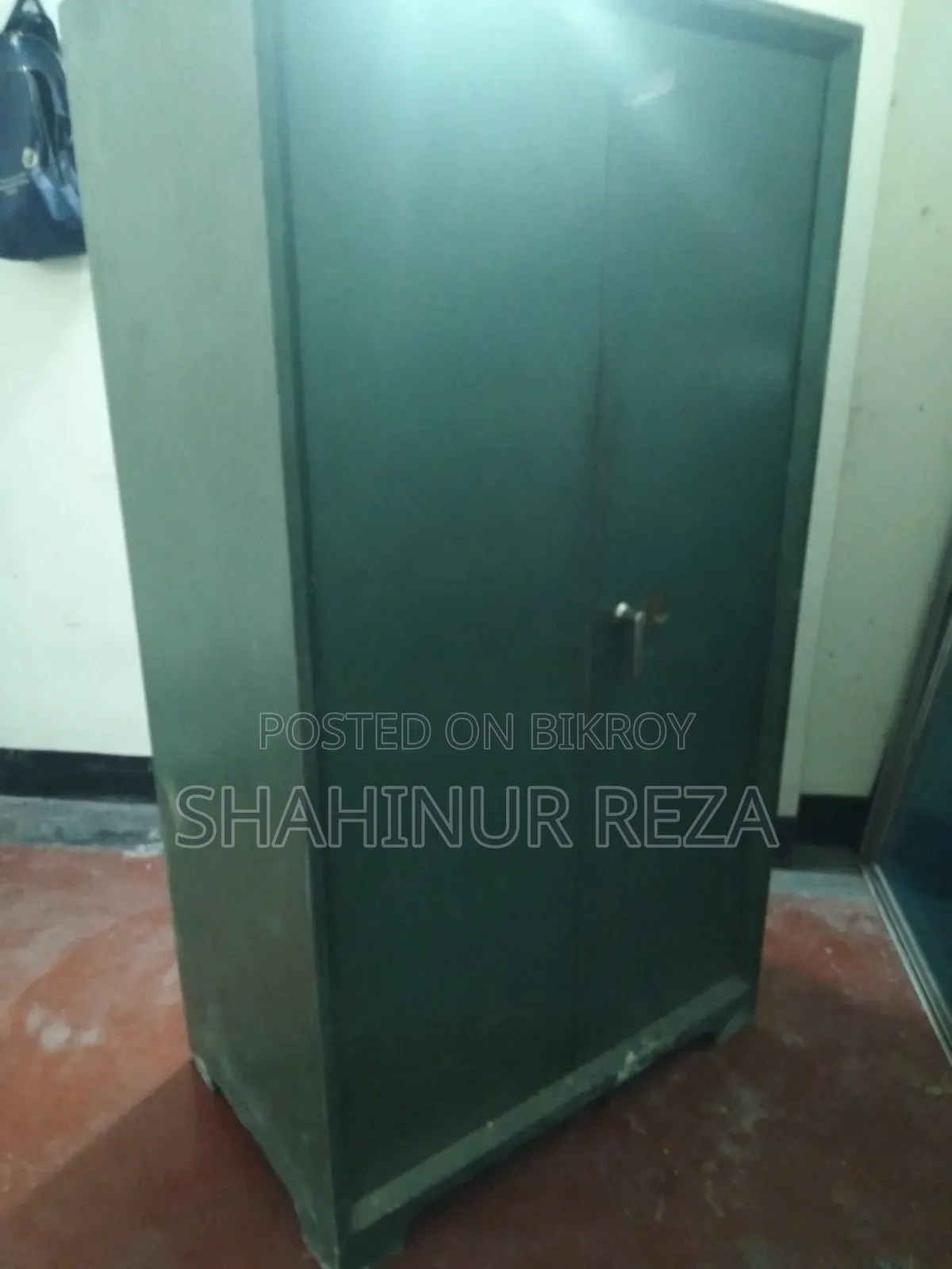 স্টীল আলমিরা