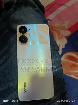 রিয়েলমি ভি৩০ ১২৮ জিবি গোল্ড