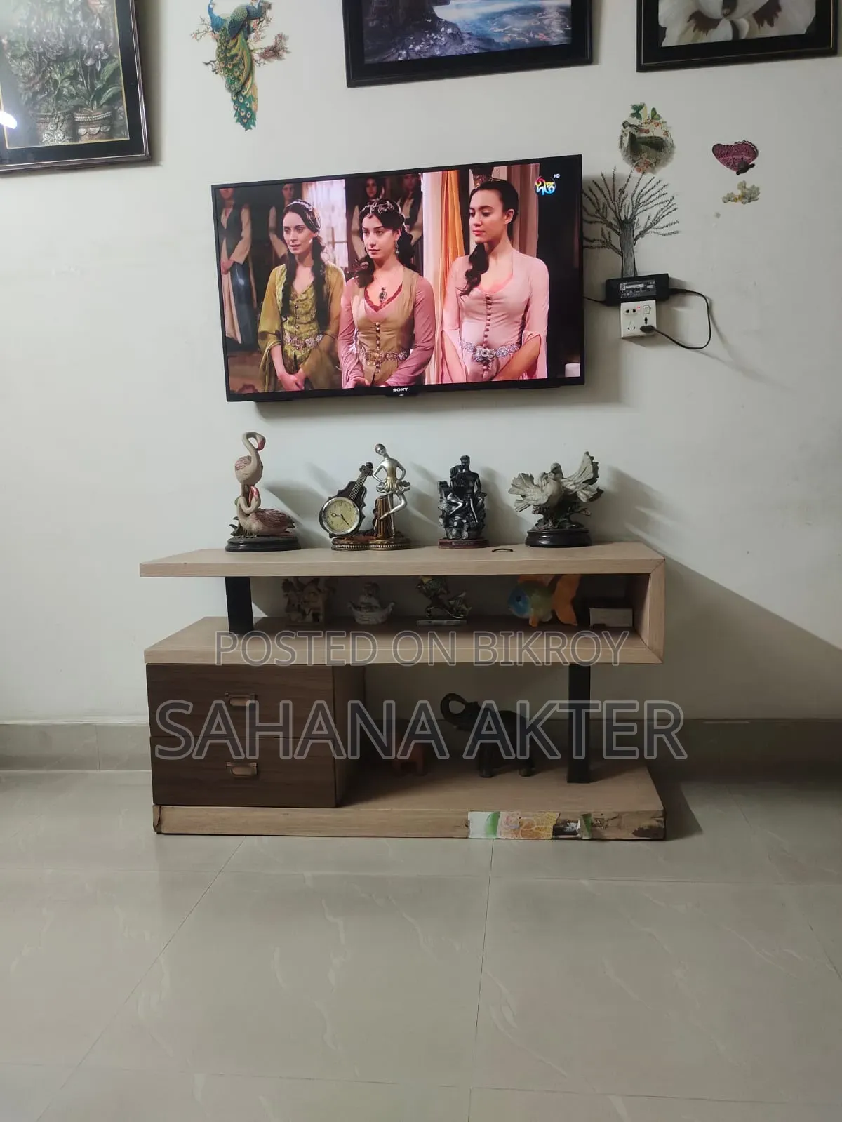 টিভি কেবিনেট উইথ ডাবল ড্রয়ার