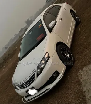 টয়োটা অ্যালিওন ২০১৬ পার্ল