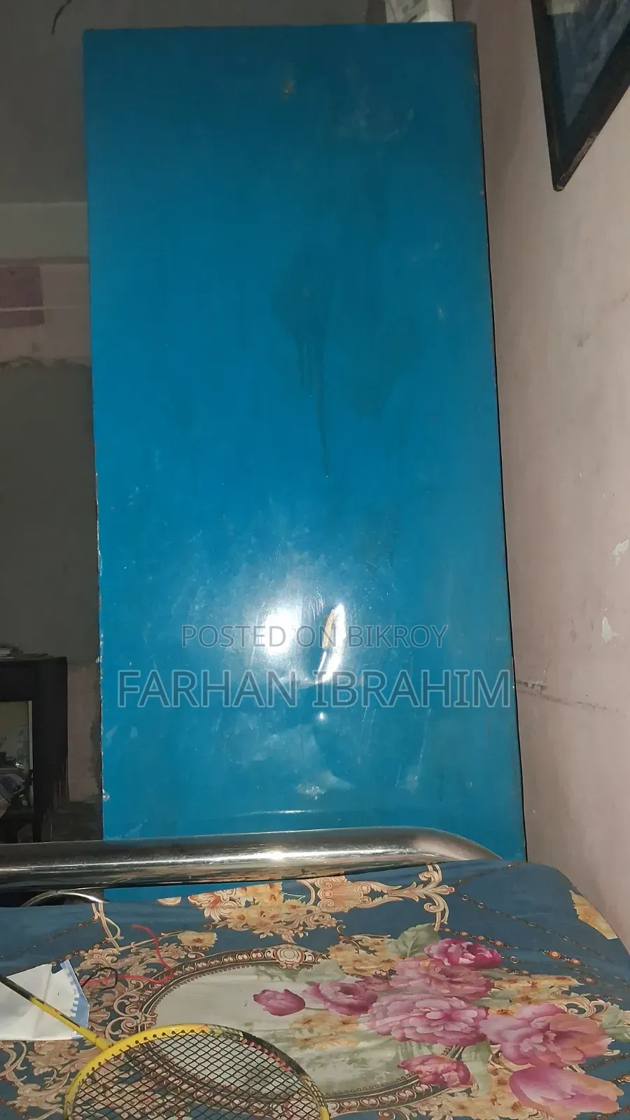 স্টিলের আলমারি