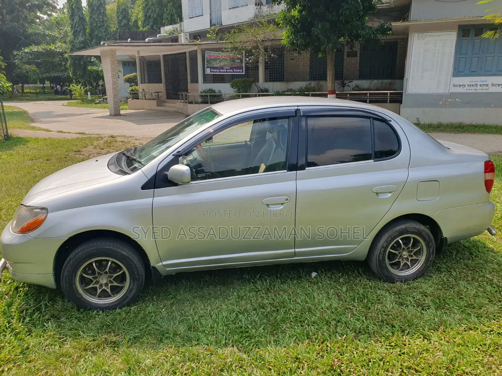 Toyota Platz 2001 Silver