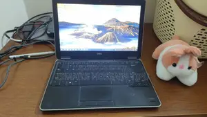 Laptop Dell Latitude E7240 4GB Intel Core i5 SSD 128GB