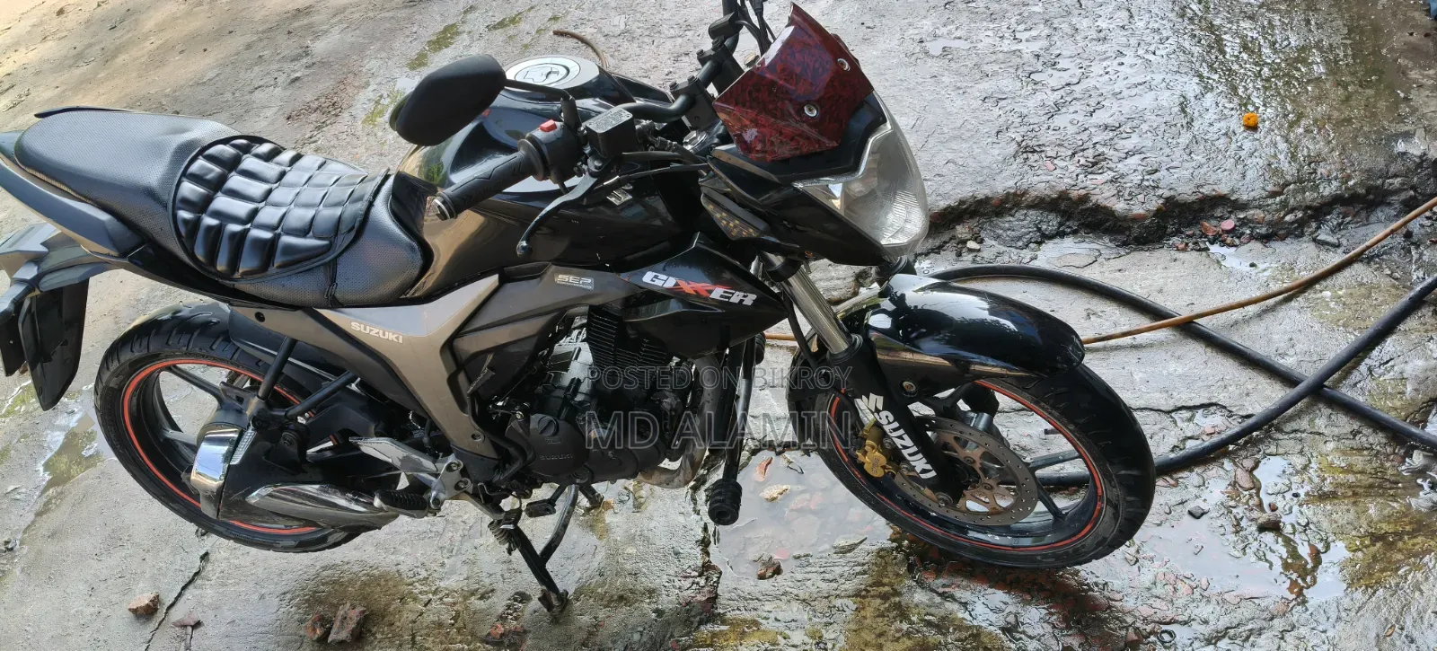 সুজুকি গিক্সার ২০২১ কালো