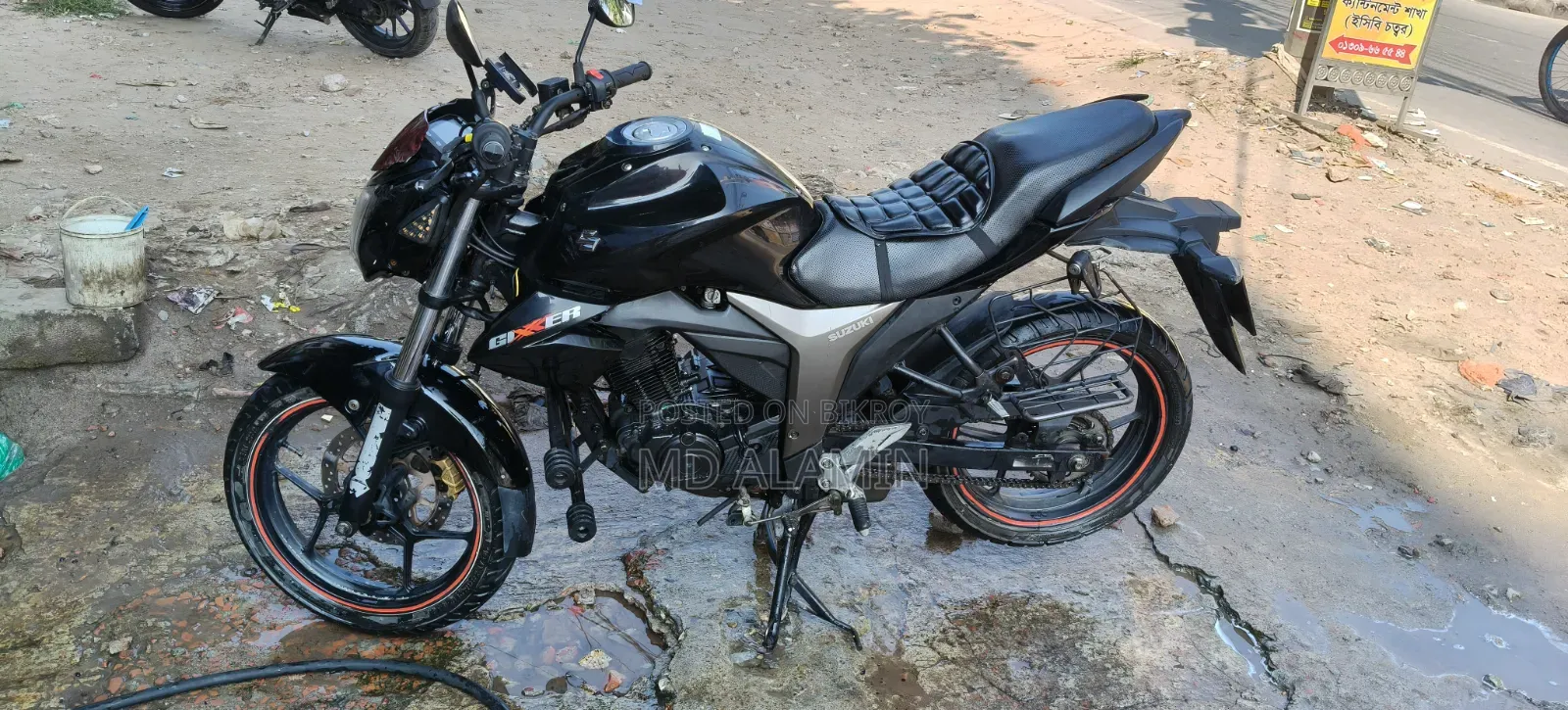 সুজুকি গিক্সার ২০২১ কালো