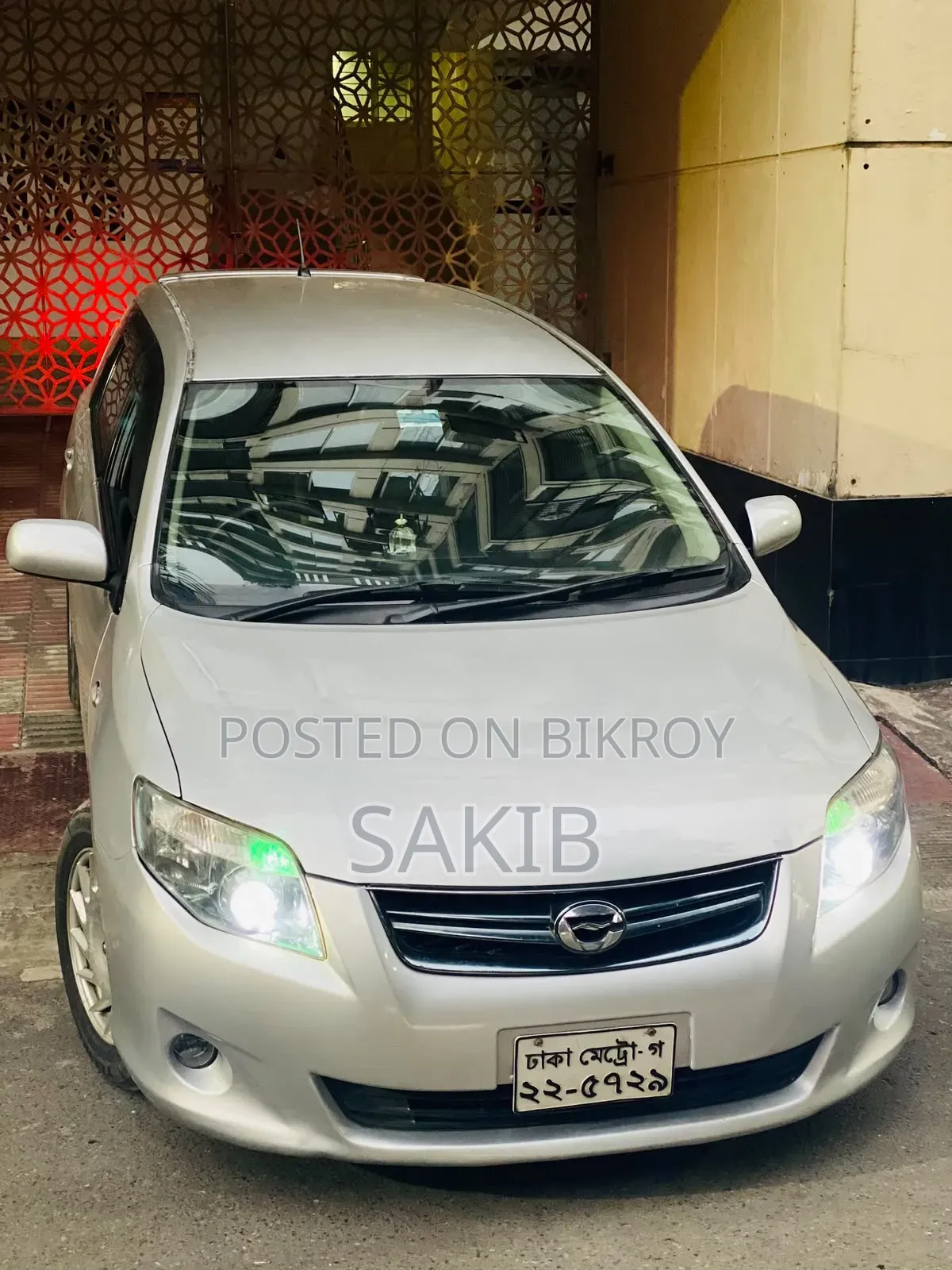 টয়োটা করোল্লা ফিল্ডার ১.৫ পেট্রোল ফ্রন্ট হুইল ড্রাইভ ২০১১ সিলভার