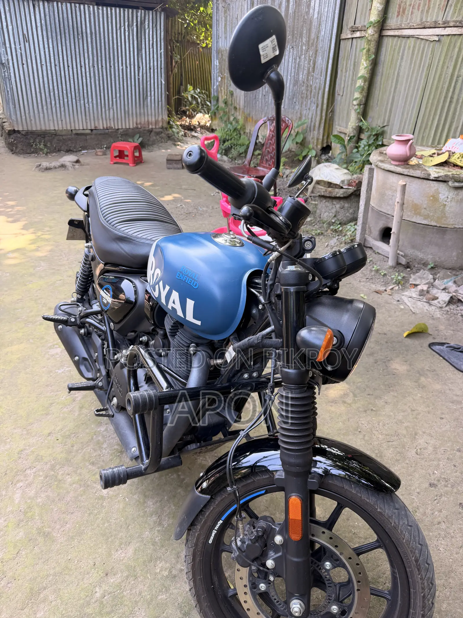 রয়েল এনফিল্ড হান্টার ৩৫০ ২০২৫ ব্লু