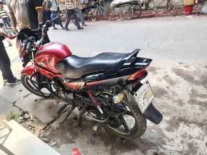হিরো গ্ল্যামার ২০১৭ রেড