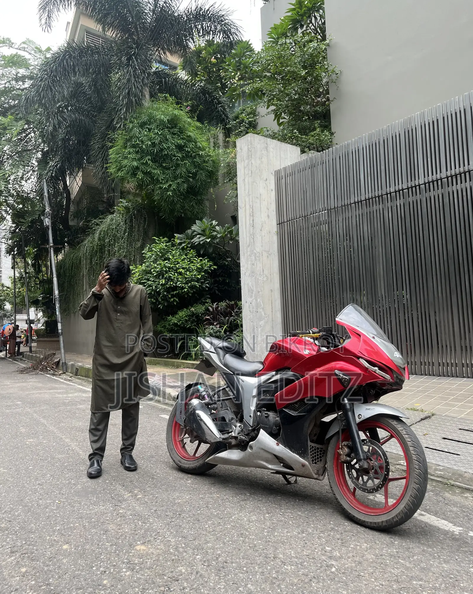 সুজুকি জিক্সার এসএফ ২০১৭ লাল