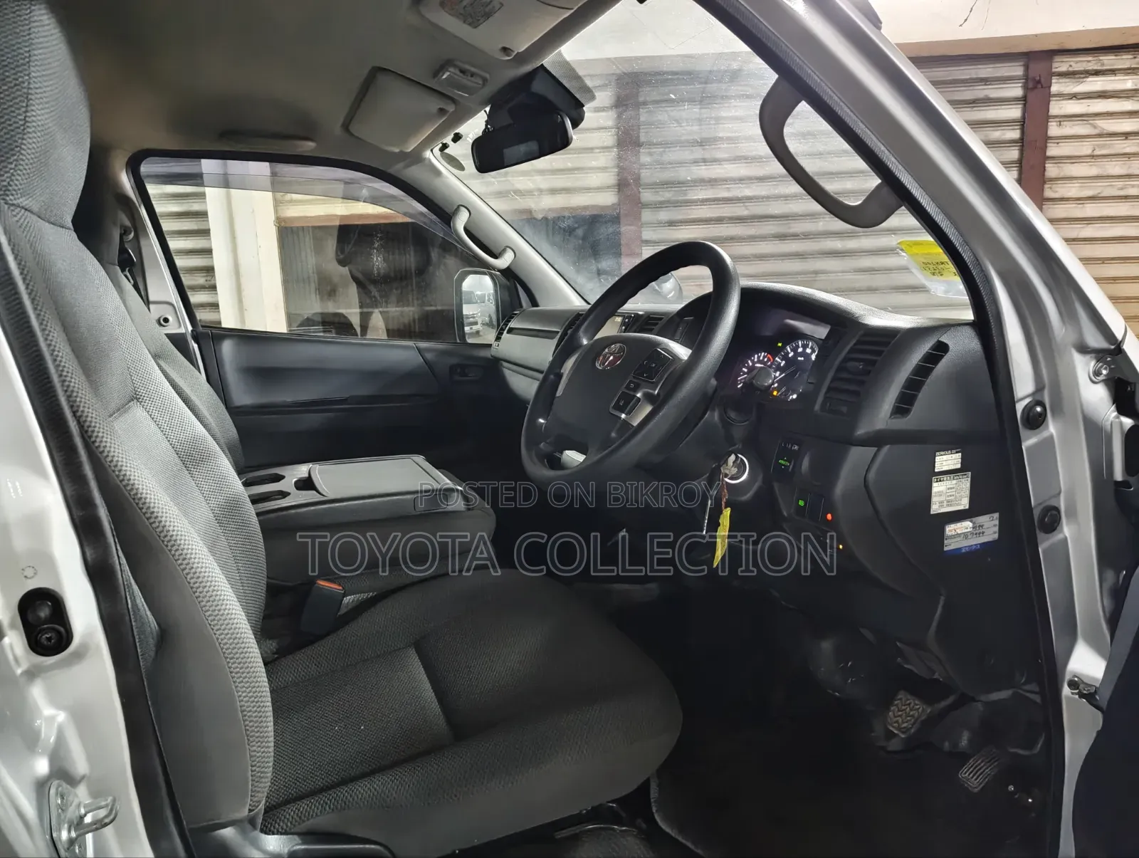 Toyota HiAce 2020 Silver