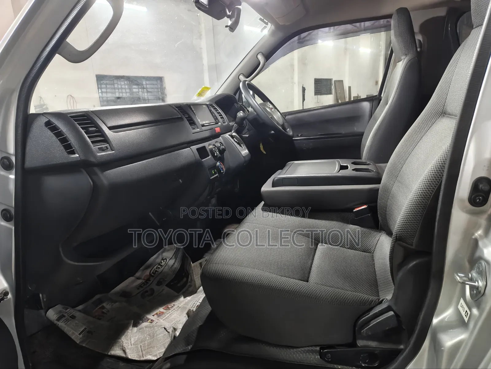 Toyota HiAce 2020 Silver