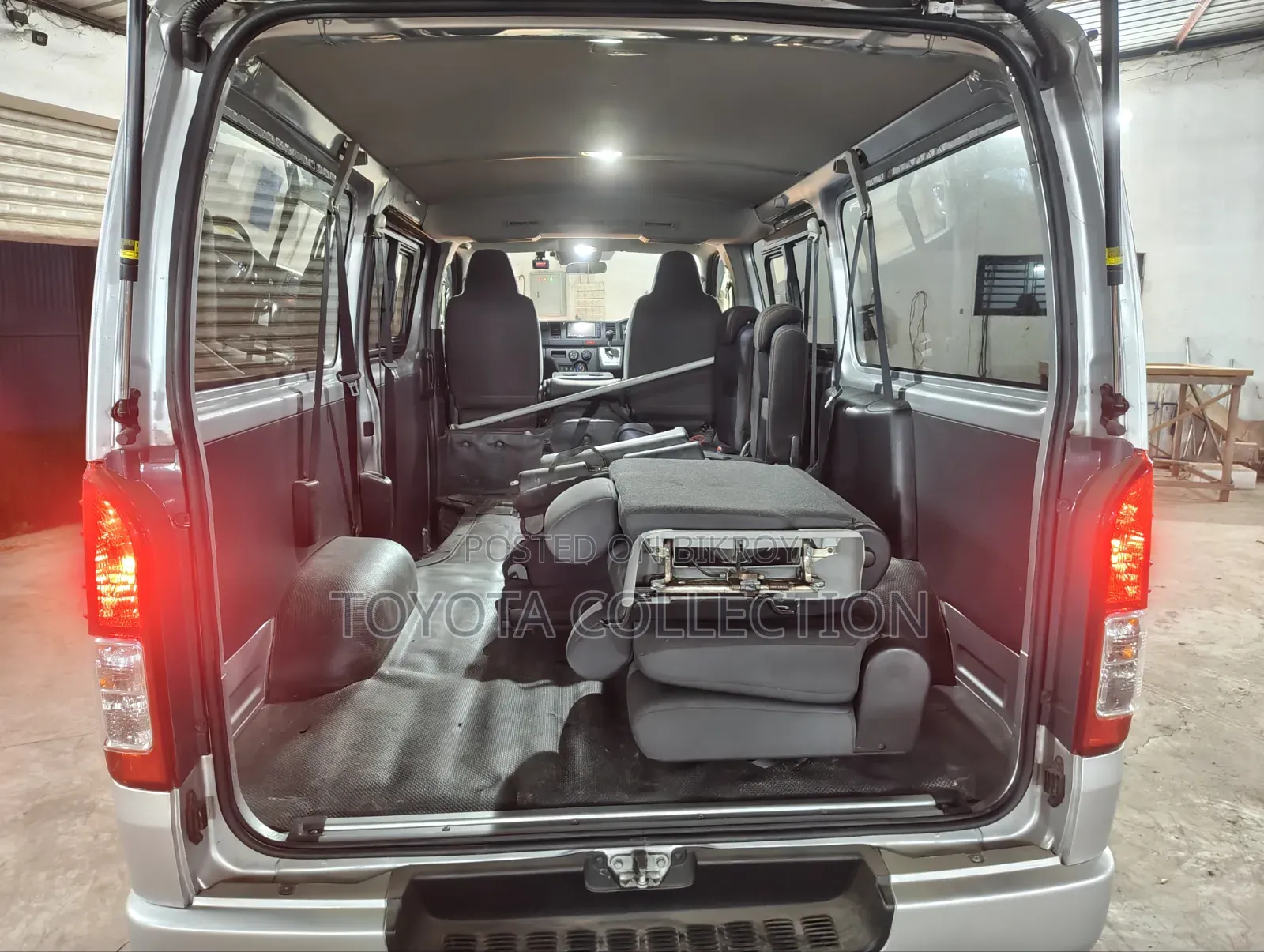 Toyota HiAce 2020 Silver