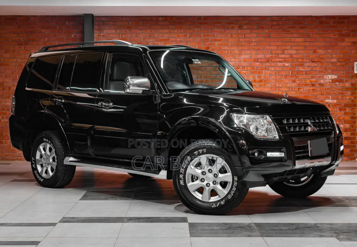 Mitsubishi Pajero Exceed 2017 Black
