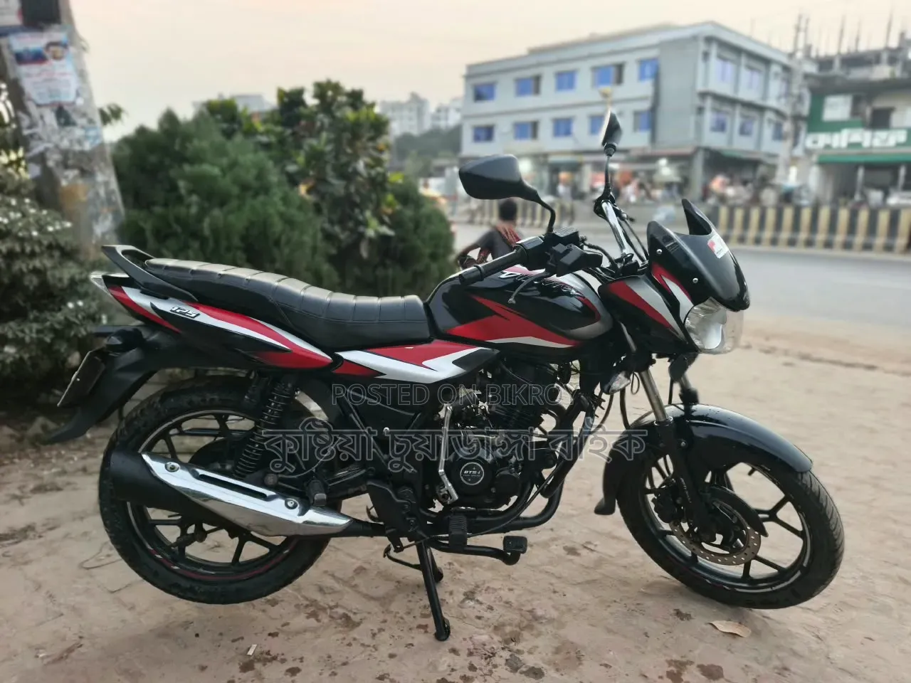 বাজাজ ডিসকভার ১২৫ ২০২১ ব্ল্যাক