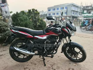 বাজাজ ডিসকভার ১২৫ ২০২১ ব্ল্যাক