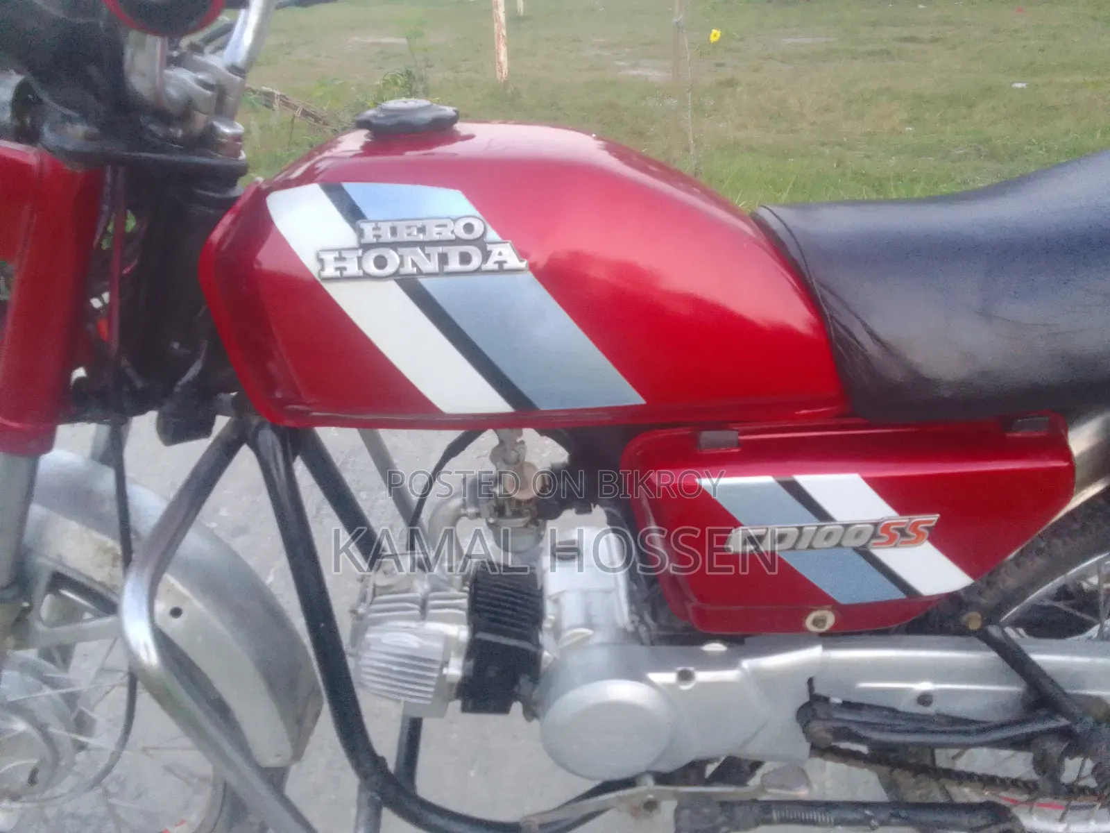 হোন্ডা ১৯৯৬ লাল