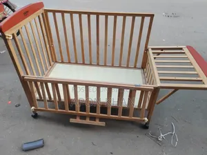 High Quality Wooden Baby Cot / Baby Bed (Very Good Condition)