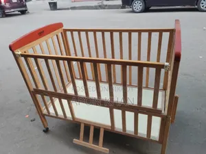 High Quality Wooden Baby Cot / Baby Bed (Very Good Condition)