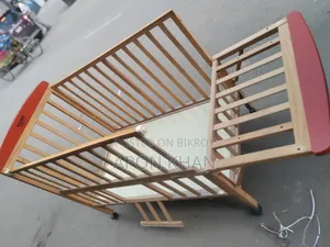 High Quality Wooden Baby Cot / Baby Bed (Very Good Condition)