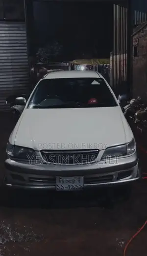 Toyota Corona Premio 1.6 Front-Wheel Drive 2000 White