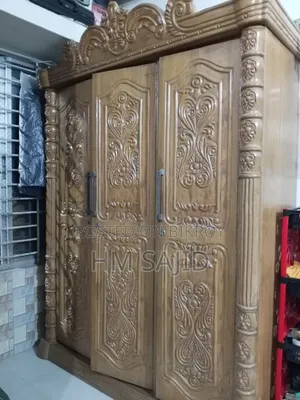 আমি একটি সেগুন কাঠের আলমারি বিক্রি করব
