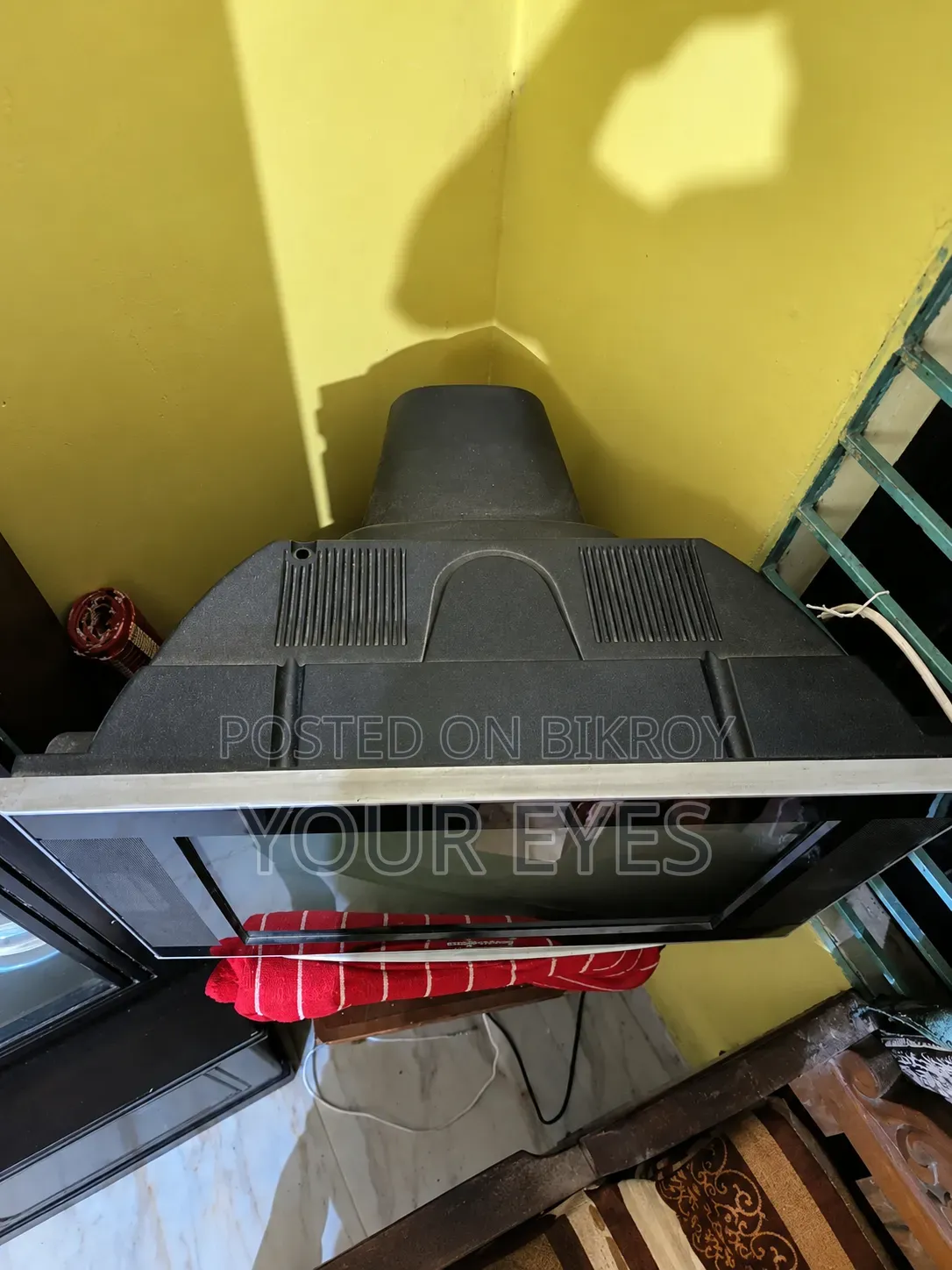 Neutron 24 Inch TV
